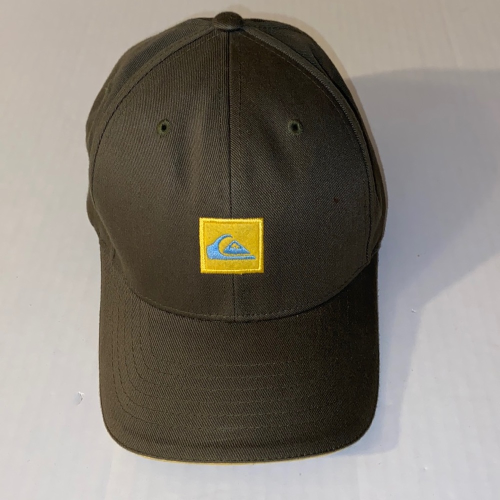 Quicksilver Flex Fit Cap Hat Front Logo And Quicksilver On the Back